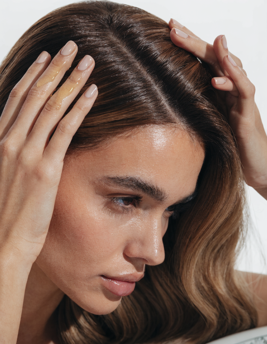 Root Revival™ — huile rosemary application scalp cheveux brillants